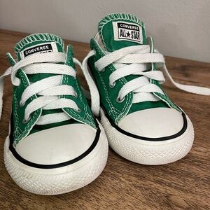 Toddler green low converse
